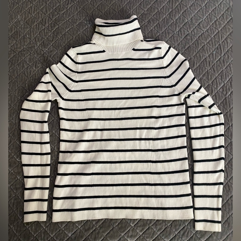 A New Day Long Sleeve Ribbed Turtle Neck - Medium